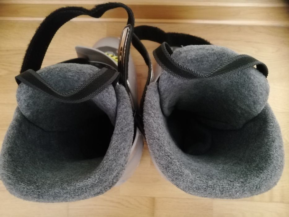Botas Salomon tamanho 39 e saco