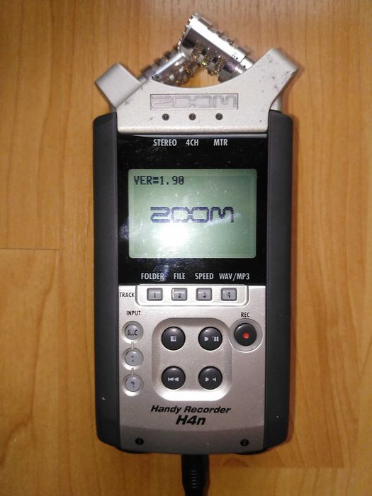 Zoom H4n Portable Digital Audio Recorder