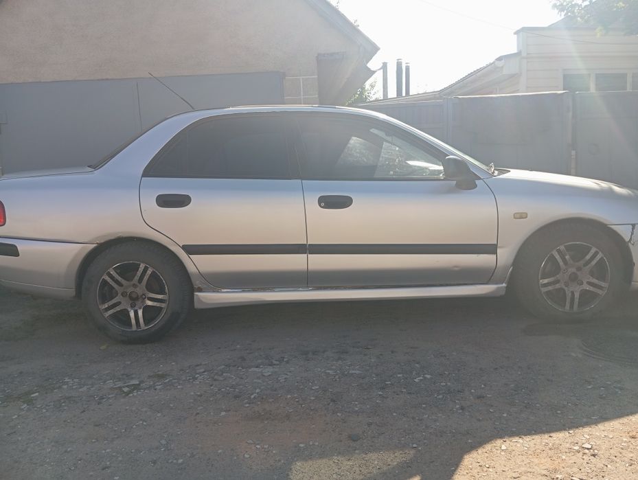 Mitsubishi Карізма 2002