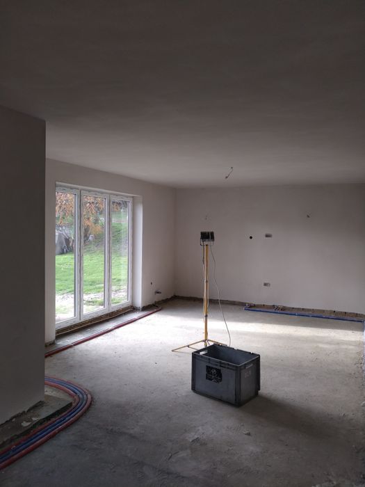 Tynk gipsowe. Cementowo wapienne. Gładzie natryskowe