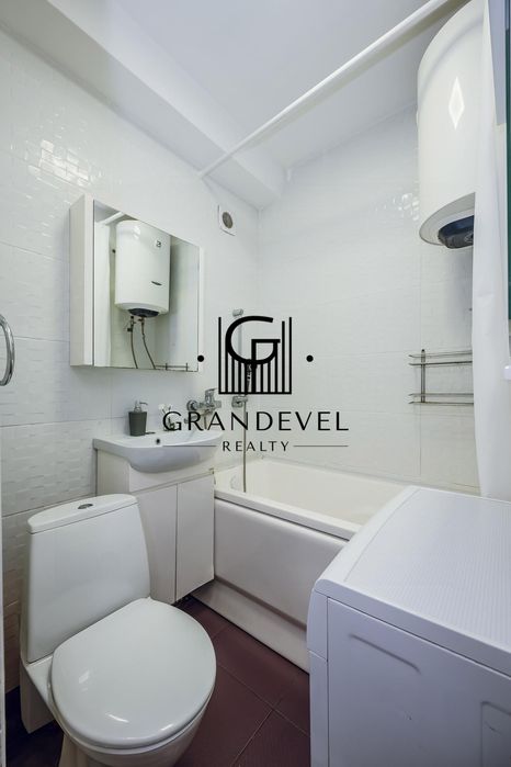 Продам 2к квартиру по вул. Ушинського, Чоколівка, радіоринок, Київ