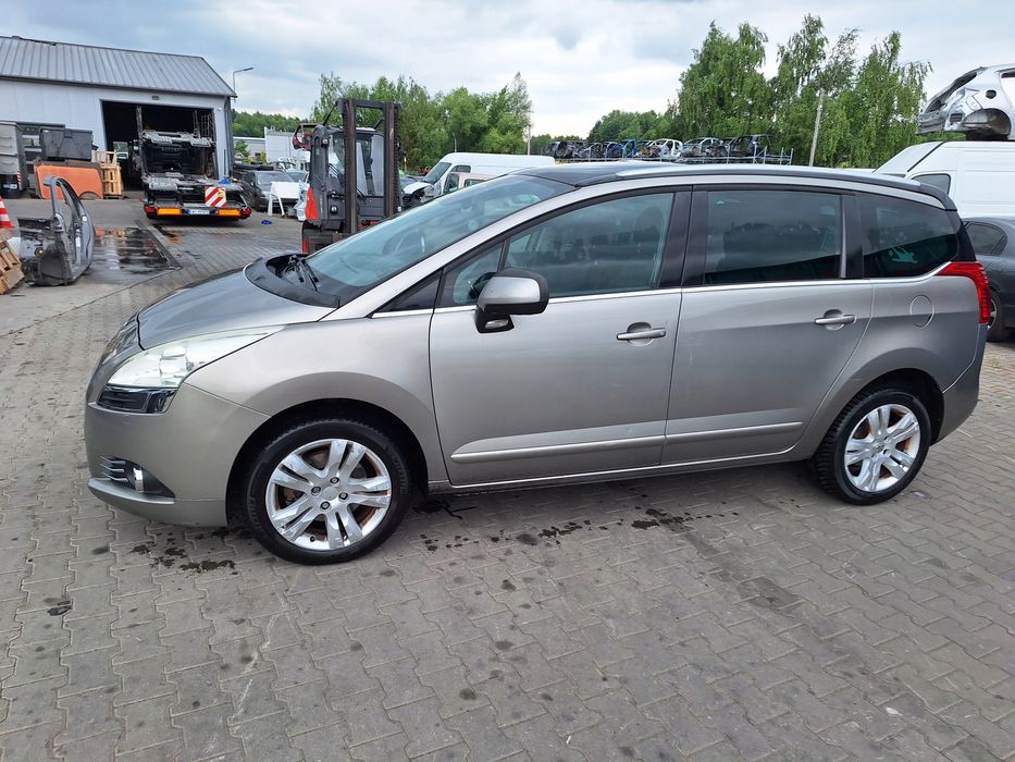 peugeot 5008 i 1 t87 0u 0e 2009-2017 drzwi przód prawe evgc