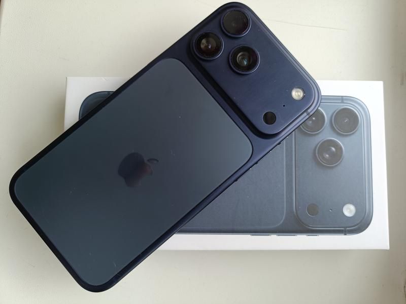 IPhone I17 PRO МАХ 7.6 " ЭКРАН 2 SIM 5G, ПАМЯТЬ 12/512 ГБ , 12 ЯДЕР, 4 КАМЕРЫ Android 14