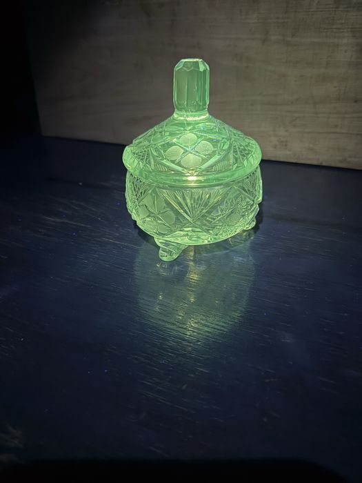 Cukiernica kryształowa uran puzderko bombonierka