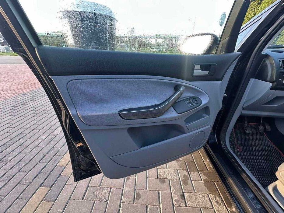 Автомобіль FORD C-MAX