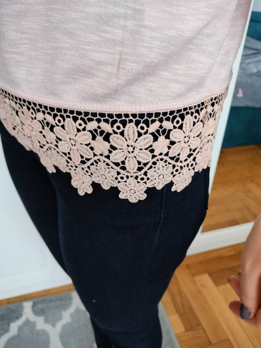 Różowa bluzka z koronką Reserved S pudrowy róż