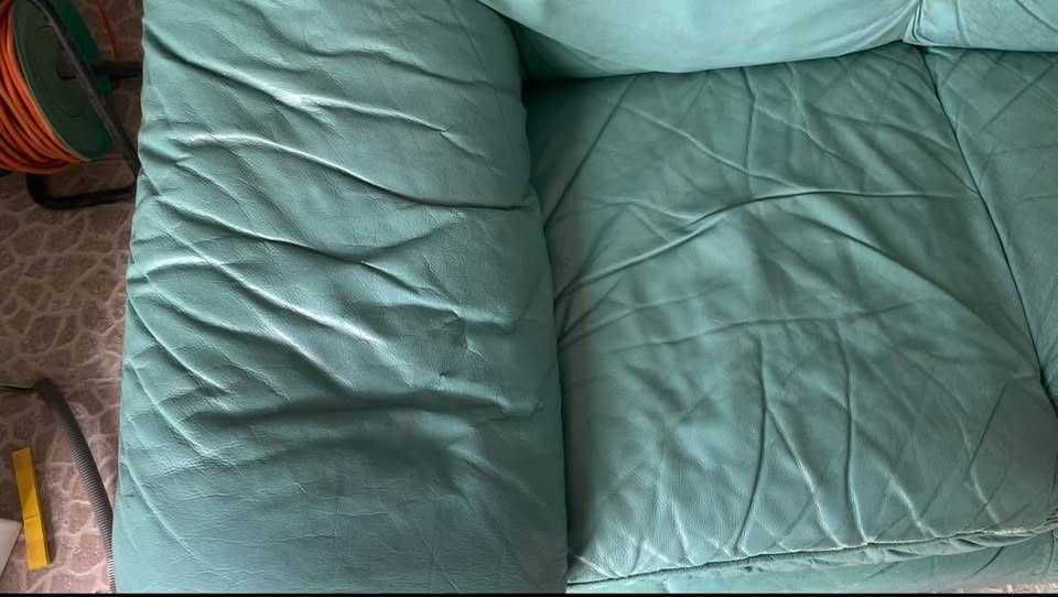 Conjunto Sofá Vintage de Pele Verde – 2 Poltronas + Sofá 3 Lugares