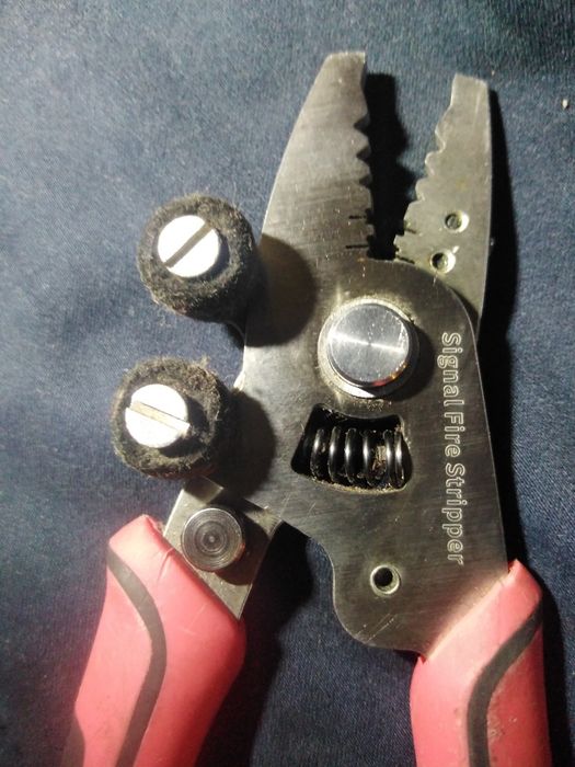 Alicate descarnador fibra