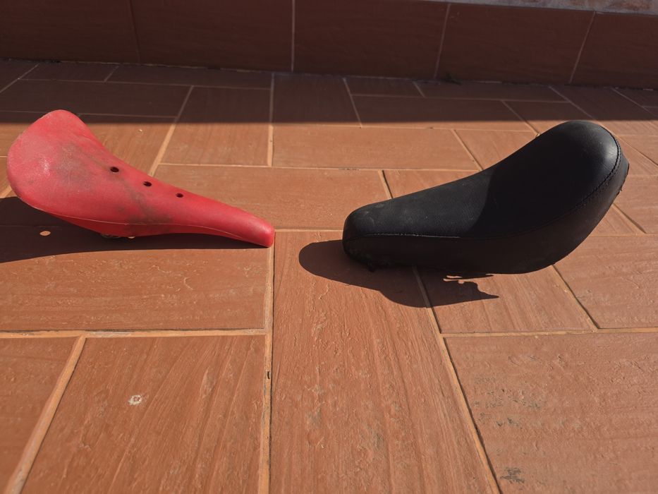 Selim bicicleta almofadado preto e peças