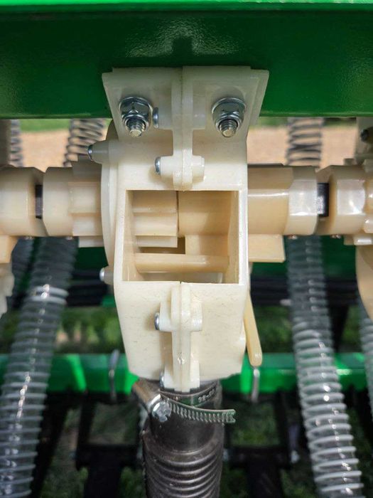 АКЦІЯ Зернова сівалка СЗМ 4 Ніка Велес Агро (Great Plains CPH-1500)