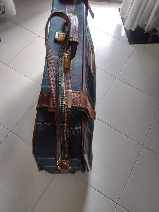 Mala de viagem grande com rodas