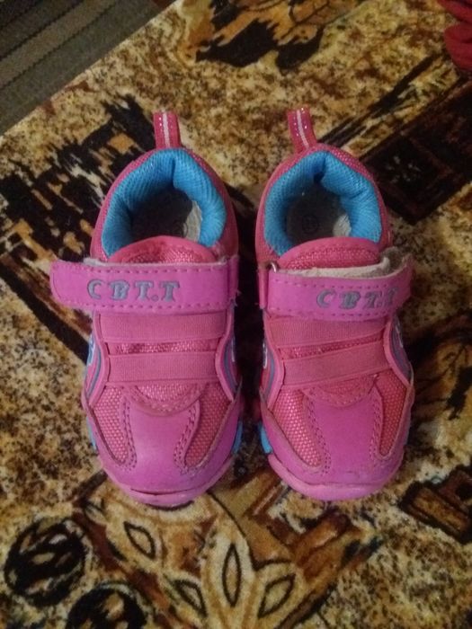 Продам не дорого красовки на дівчинку