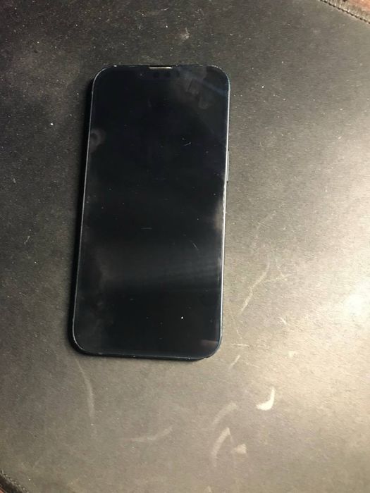 iPhone 13 — ідеальний стан, швидка відправка