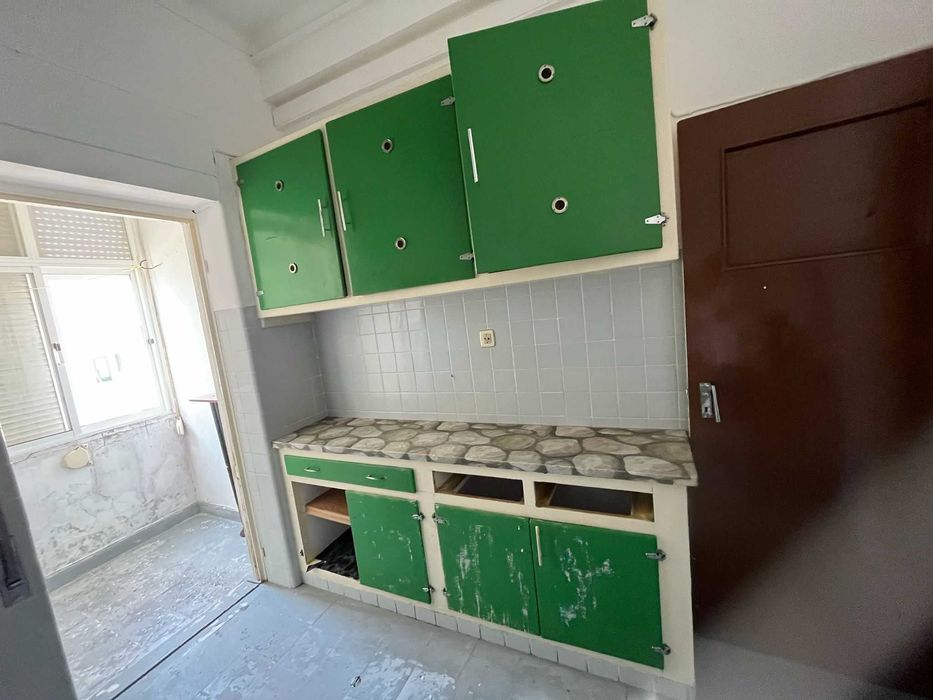 Oportunidade T3 para remodelar no coração de Portalegre