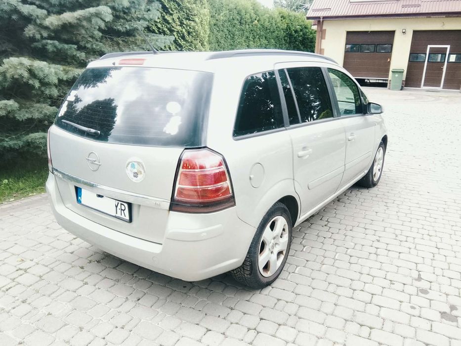 Opel Zafira B  1.8B+G 06r 7-osobowy