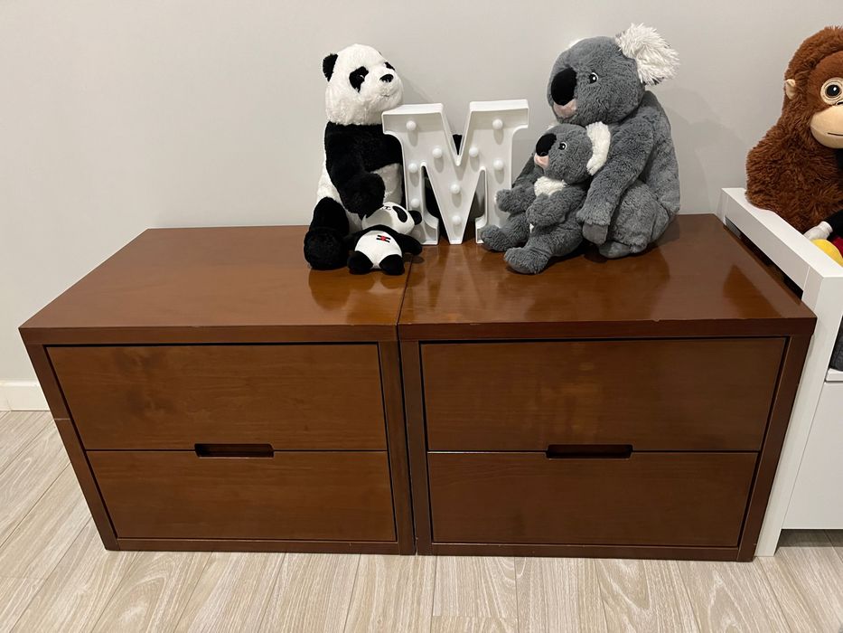 Cama casal com 2 mesas cabeceiras