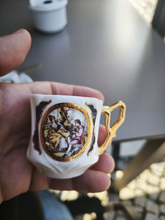 Chávenas de café porcelana com pires