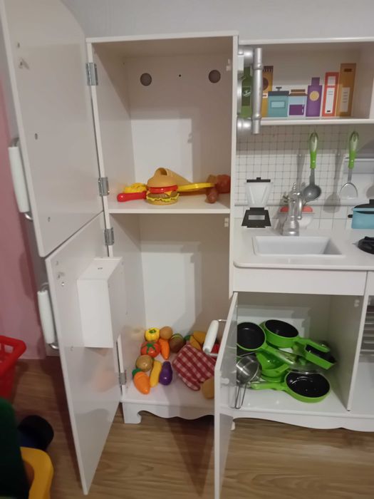 Kuchnia drewniana  dla dzieci plus akcesoria