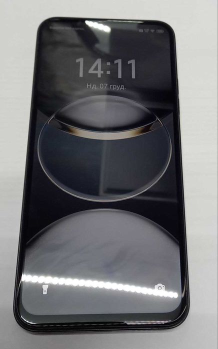 Продам телефон Tecno Spark 30C 6+4/128Gb