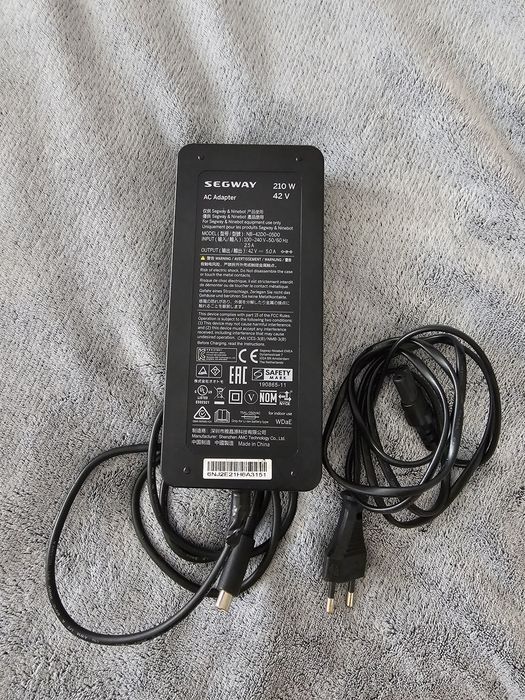Oryginalna Ładowarka Ninebot G30 Max 5A 210W