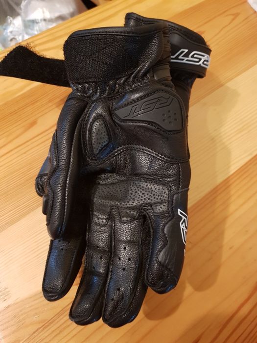 Rękawice sportowe RST Tractech Evo krótkie.
