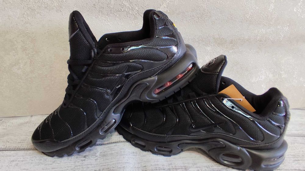 Czarne buty nike air max tn plus nowe 41