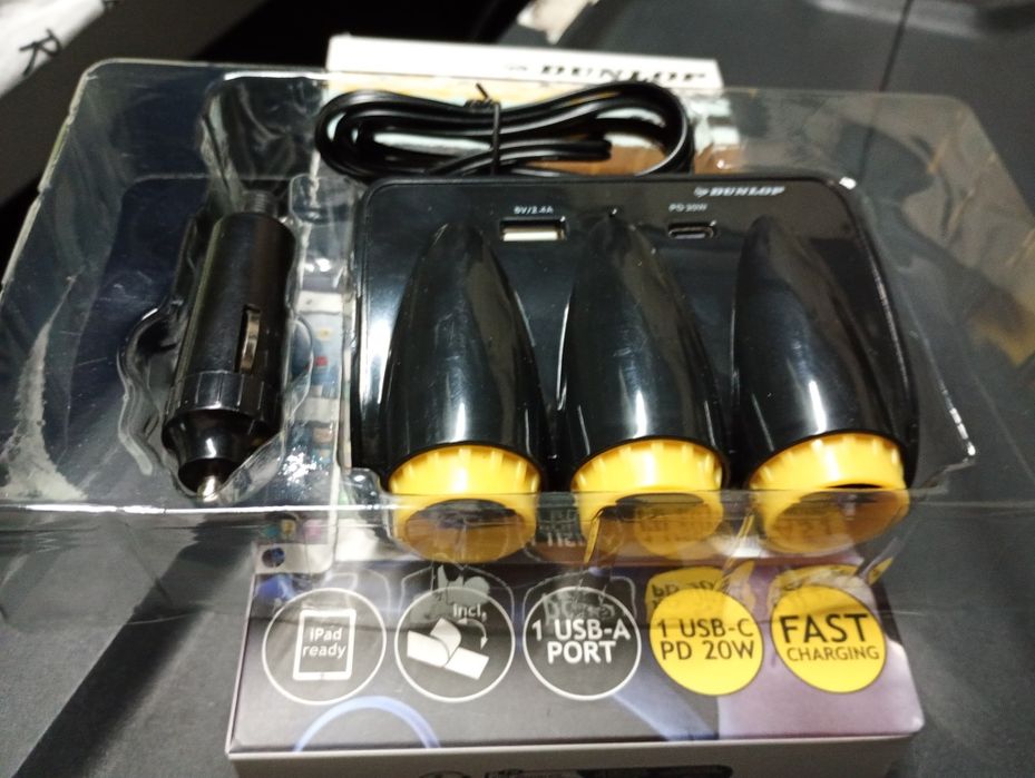 Ładowarka samochodowa USB Dunlop