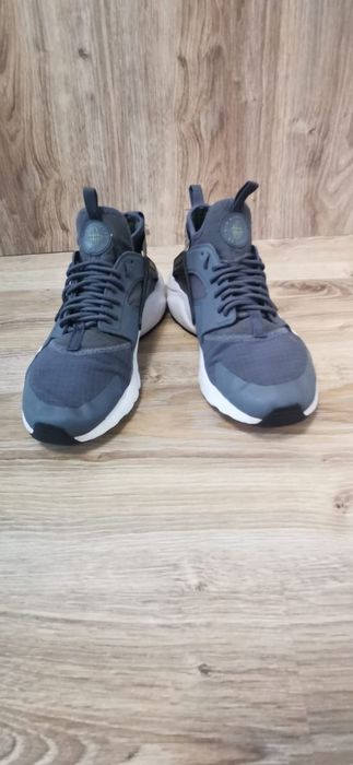 Бігові кросівки NIKE AIR HUARACHE р.40 кроссовки