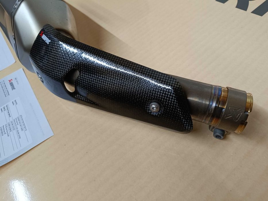 Ponteira Akrapovic Yamaha Tenere 700 Como nova