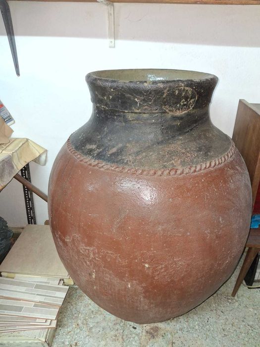 7 Talhas/Potes de barro