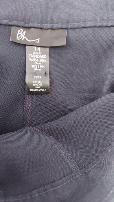 Eleganckie spodnie materiałowe 42