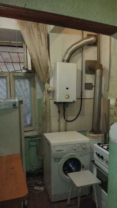 Продається 1кімнатна Нежитська