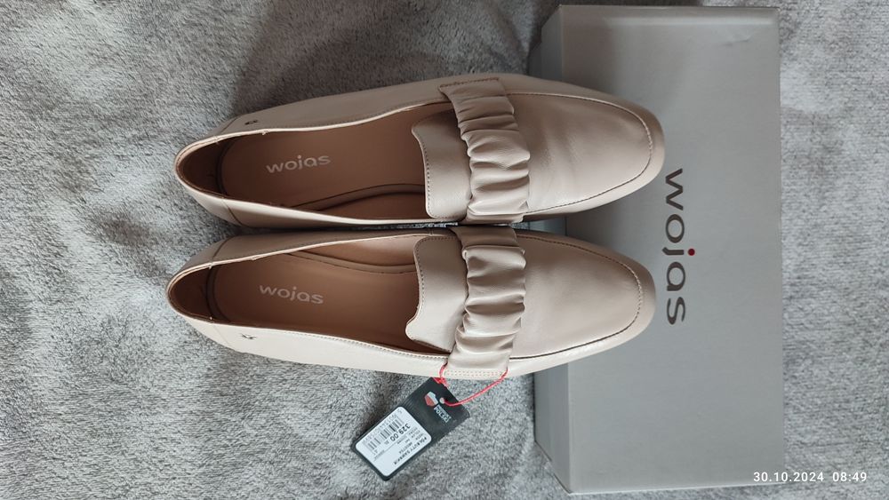Beżowe półbuty damskie Wojas 41