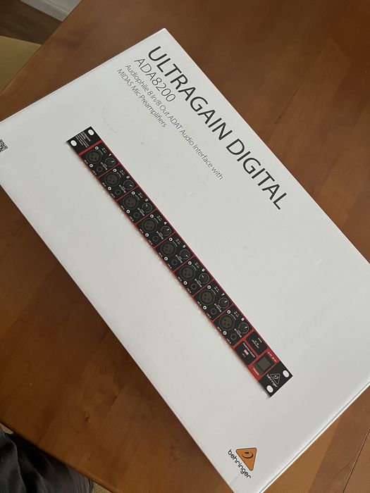 Behringer ADA8200 Ultragain