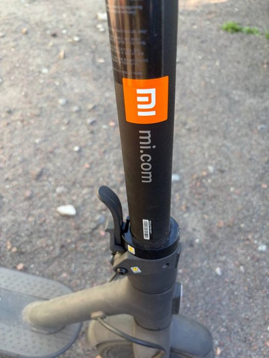 Електросамокат Xiaomi Mi Electric Scooter M365 (500W)