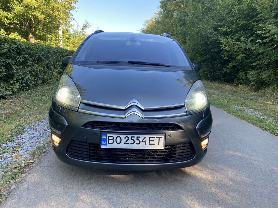 Машина Citroen C4 Picasso