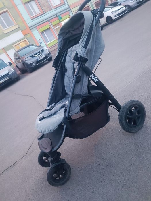 Коляска прогулянкова joie