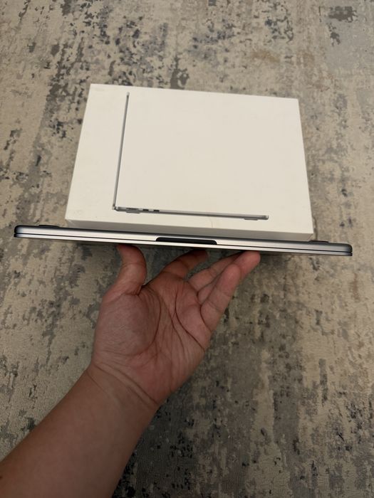 MacBook Air 2024 M3 chip 8/256gb