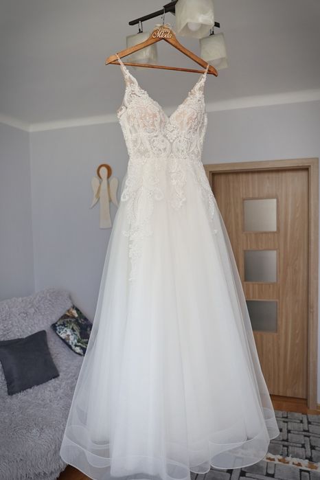 Suknia ślubna w rozmiarze M/L