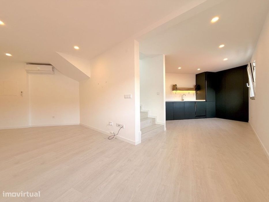 Apartamento T3 duplex, a 5 MINUTOS DAS PRAIAS — A Dos Cunhados E Maceira, Lisboa