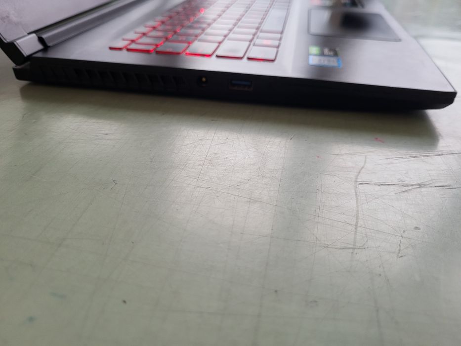 Computador portátil MSI GF63 Thin 95C com Carregador e Mala