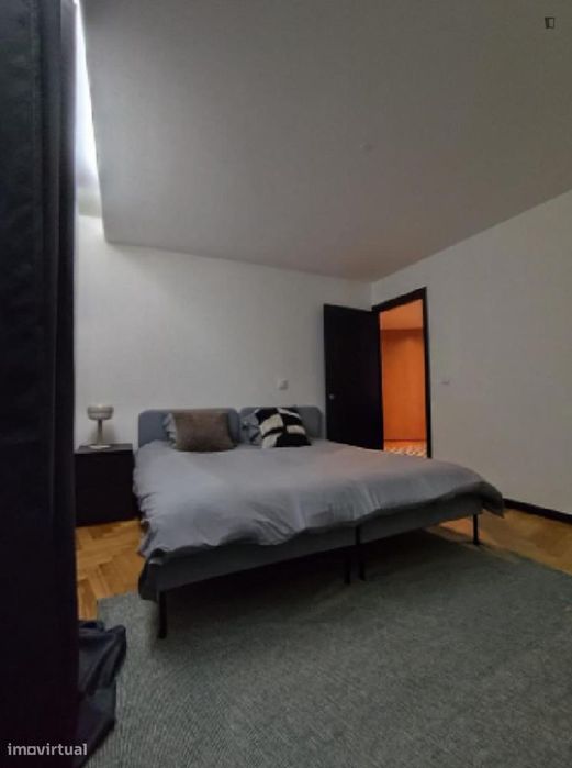 Quarto - localizado em Paranhos Porto