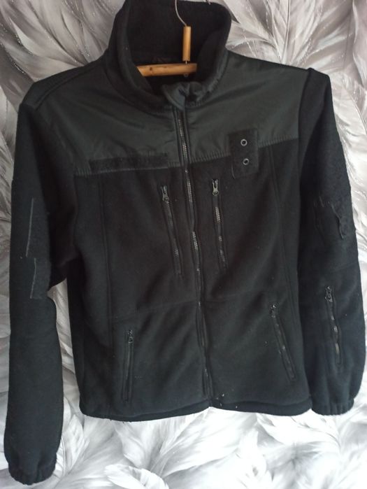 Фліска поліція чорна