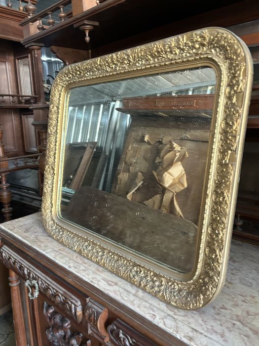 Espelho douradoem bom estado