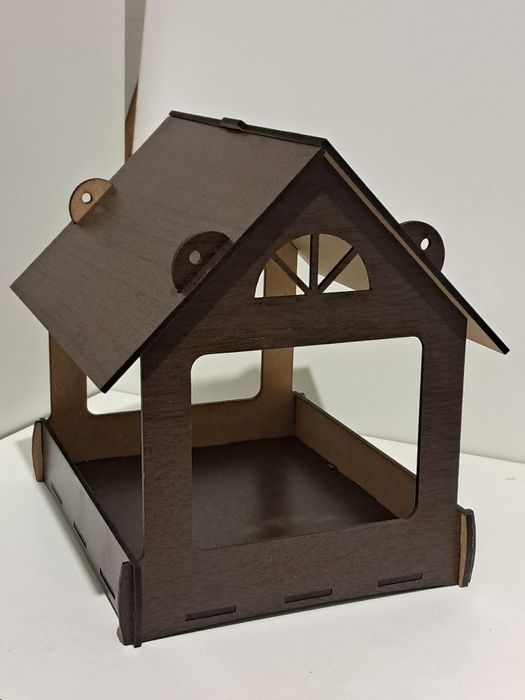 Годівничка для птахів. Кормушка. Будиночок  для пернатих