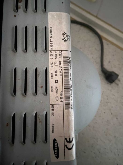 Мікрохвильова піч SAMSUNG CE1150R