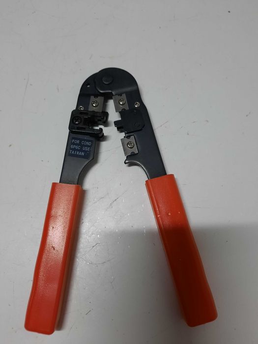 Alicates para  cravar fichas RJ45
