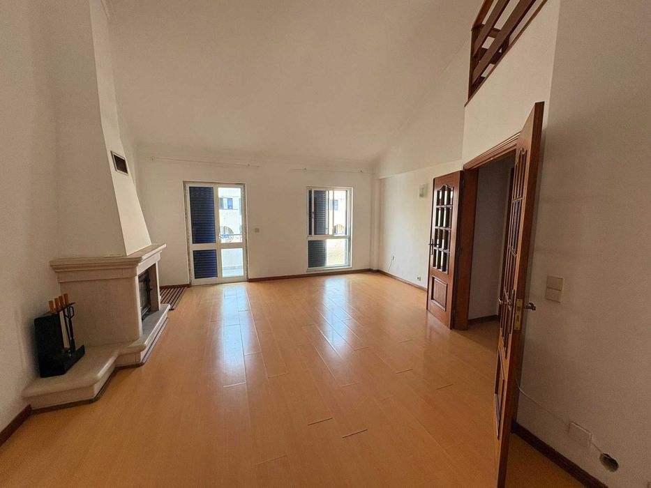 Arrenda-se, Apartamento 4 assoalhadas, Portais da Arrábida