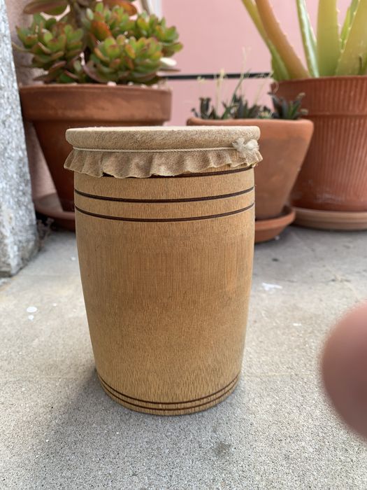 Tambor cubano pequeno