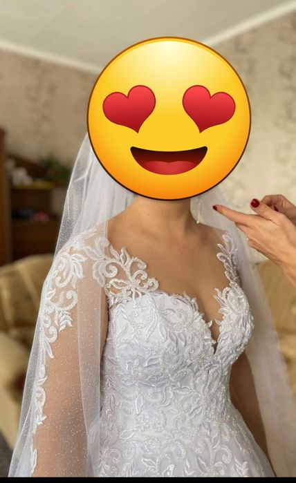 Продам весільну сукню